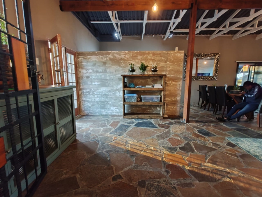 Commercial Property for Sale in Colleen Glen Eastern Cape